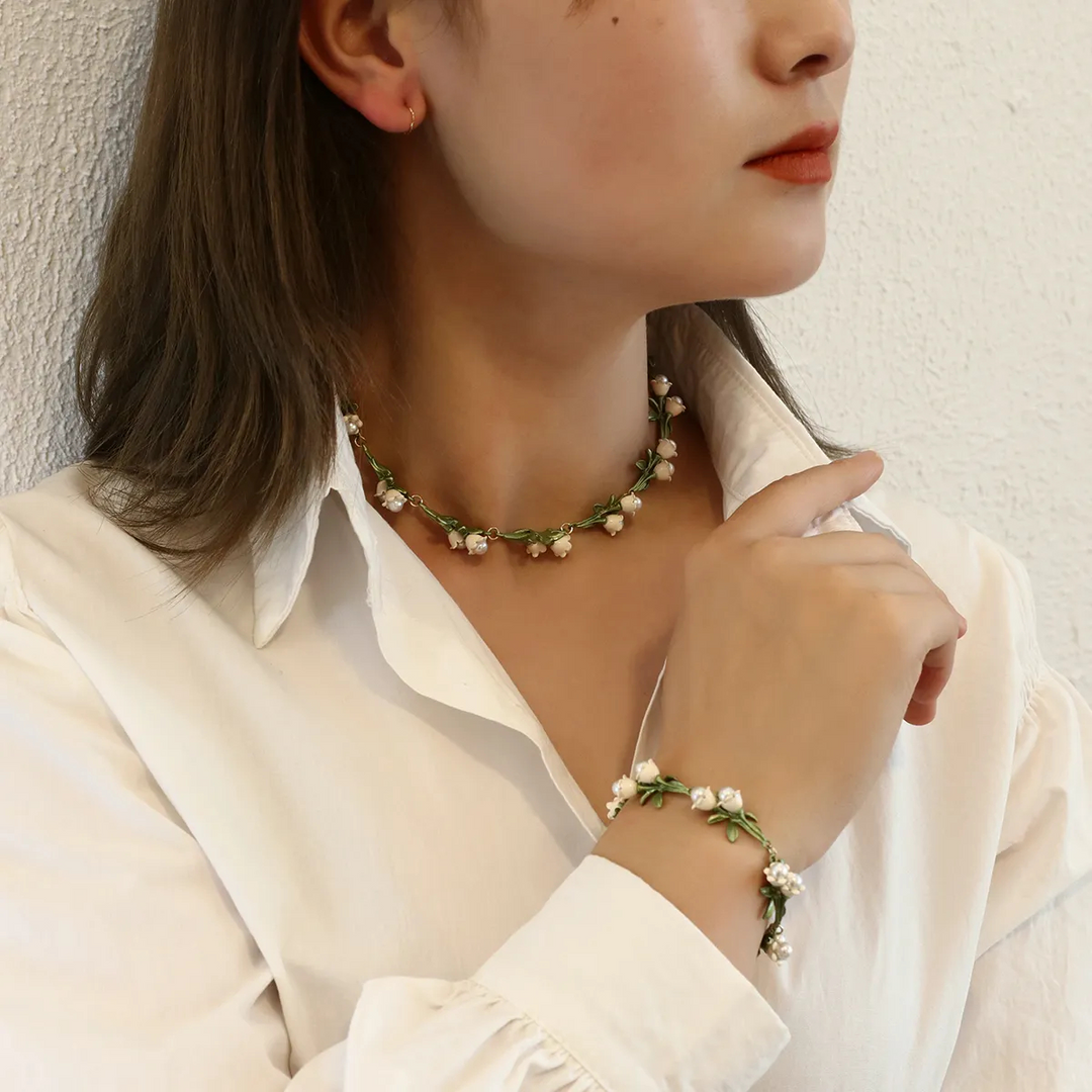 CALORA_ Vintage Armband Sieradenset met Bloeiende Leliën en Parels