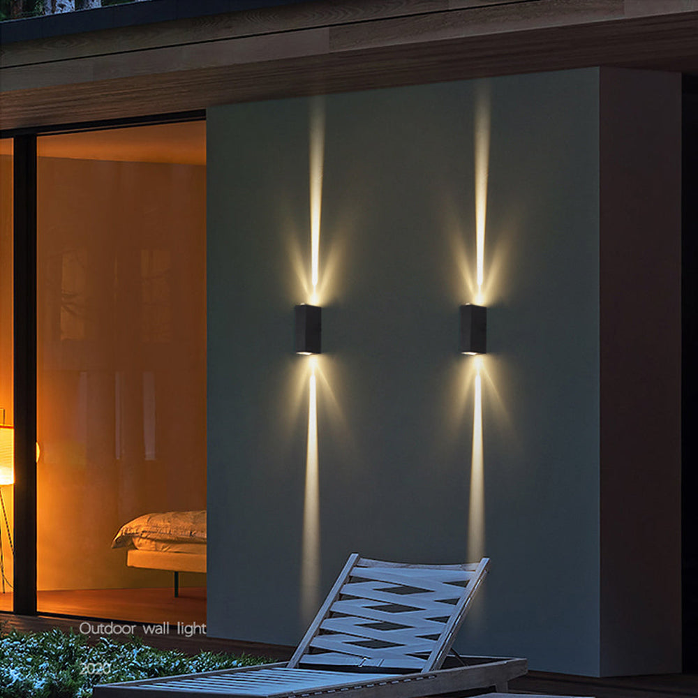 CALORA_ Waterdichte Multifunctionele Spotlight Buitenmuur Lamp - 5.6 cm x 8 cm x 18 cm