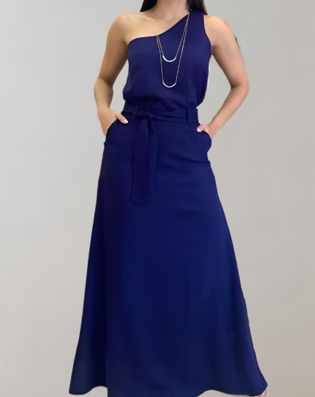 Aleandra | one-shoulder maxi-jurk met riem en zakken