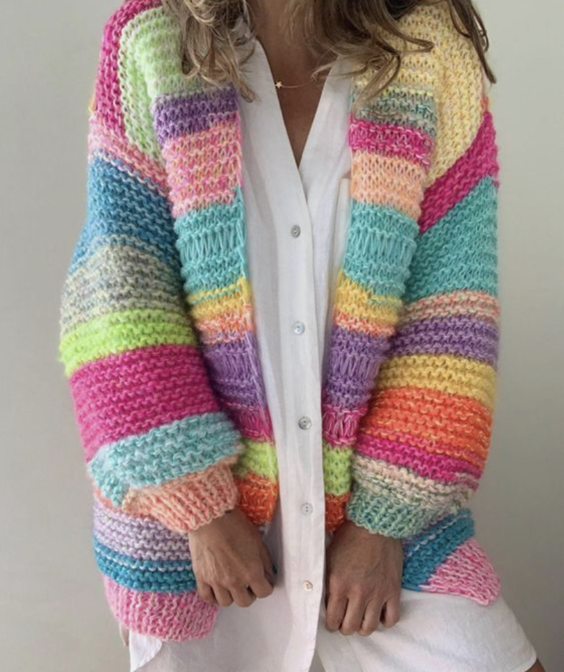 CALORA_ Tanith | Warm en Stijlvol gebreid vest in regenboog