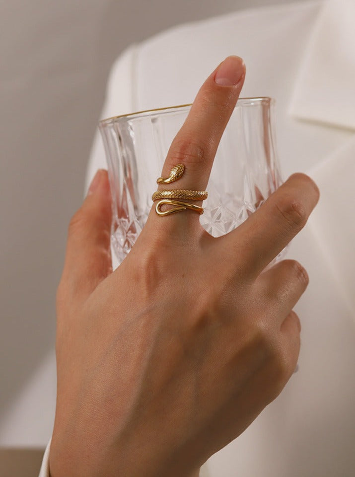 CALORA_ 18K Gouden Geplateerde RVS Slang Ontwerp Ring