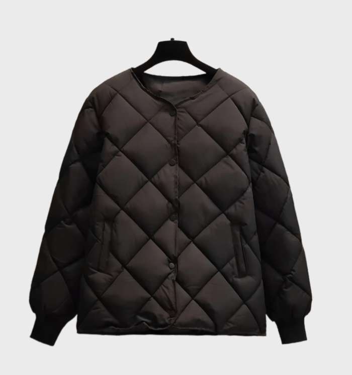 CALORA_ Adah | Warm gewatteerd pufferjack met V-hals en knoopsluiting