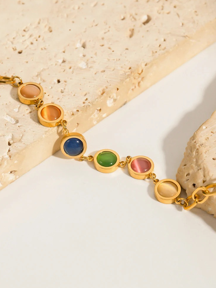 CALORA_ Armband Met Steen Gekleurd in Roestvrij Staal en Goud