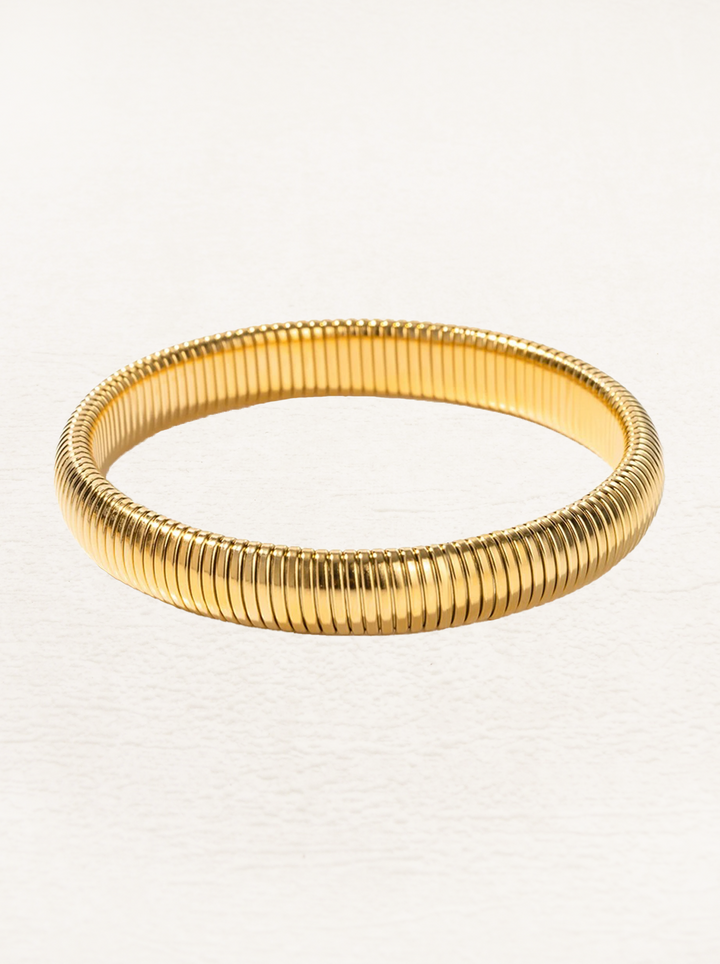 CALORA_ Brede Slang Armband Stretch Goud van Roestvrij Staal