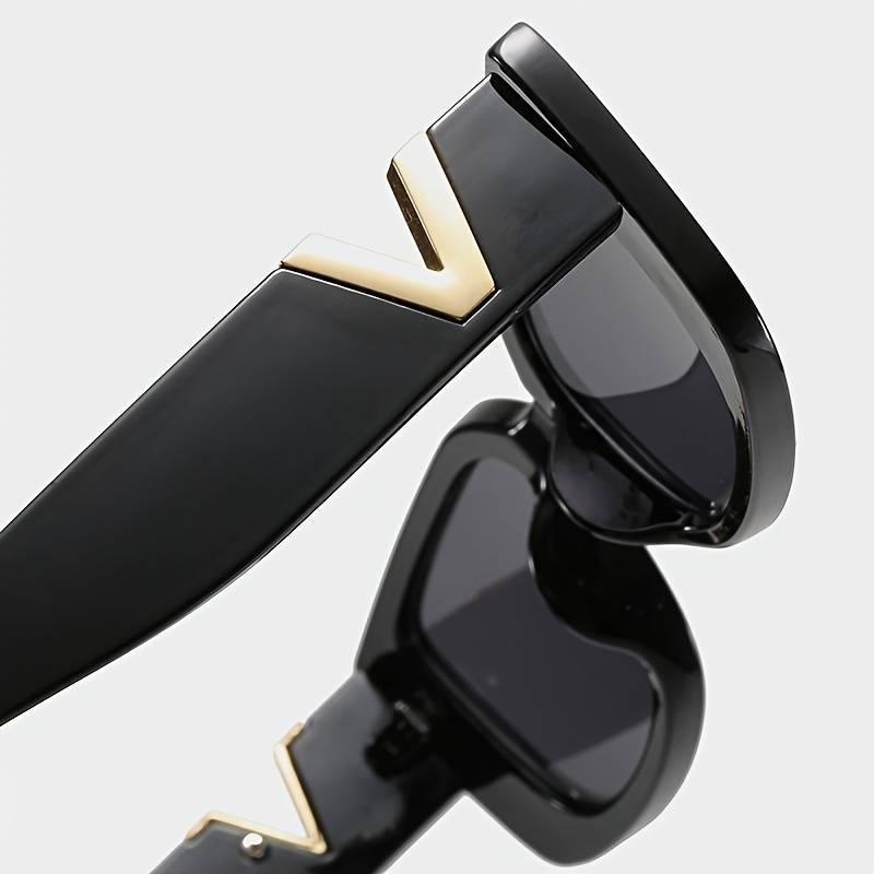 CALORA_ Chique Violette Zonnebril met Gouden Accenten voor Tijdloze Elegantie