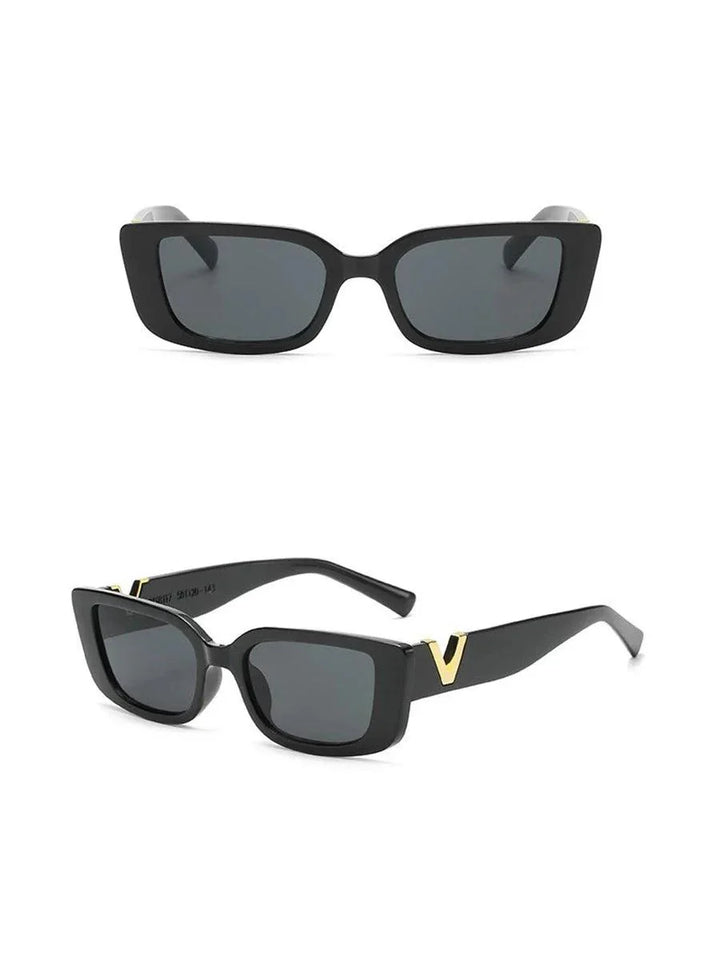 CALORA_ Chique Violette Zonnebril met Gouden Accenten voor Tijdloze Elegantie