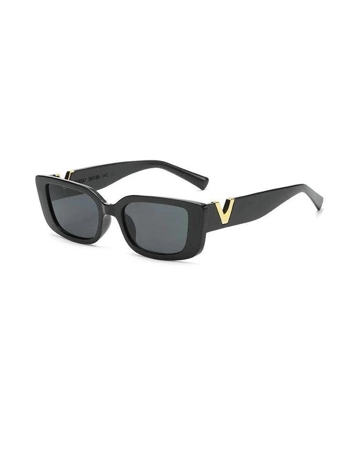 CALORA_ Chique Violette Zonnebril met Gouden Accenten voor Tijdloze Elegantie