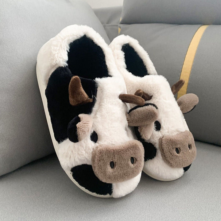 CALORA_ ComfyFluffs | Pluizige Koe Pantoffels