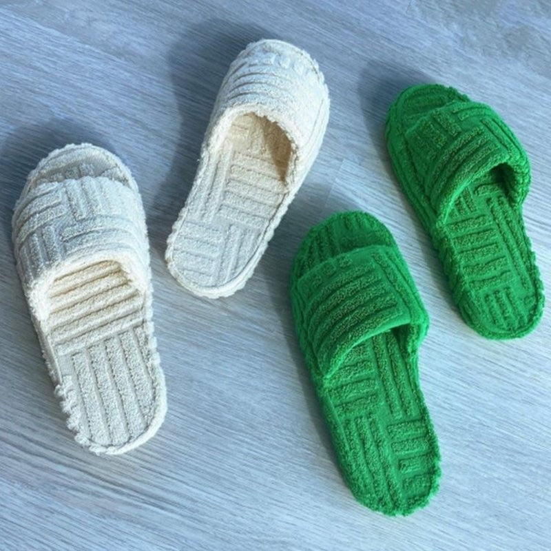 CALORA_ ComfyFluffs | Super comfortabel Warme Fluffy Slof Slippers