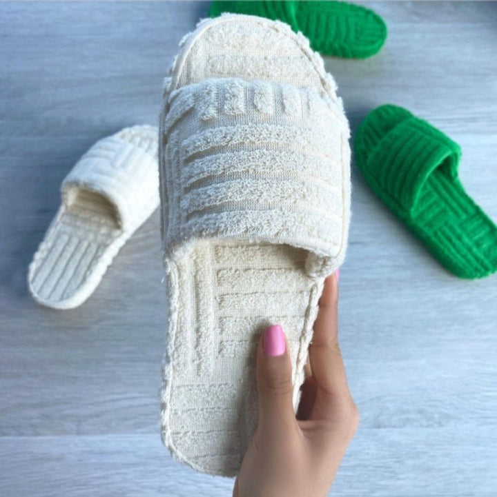 CALORA_ ComfyFluffs | Super comfortabel Warme Fluffy Slof Slippers
