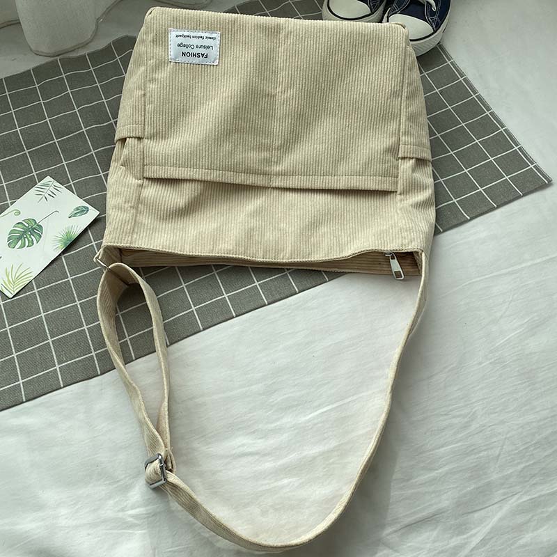 CALORA_ Corduroy Schoudertas voor Stijl en Functionaliteit