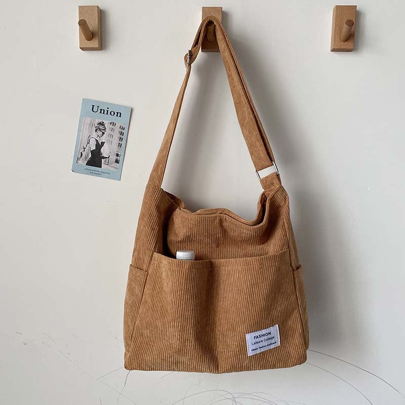 CALORA_ Corduroy Schoudertas voor Stijl en Functionaliteit