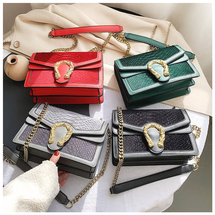 CALORA_ Dames Crossbody Tas van Vegan Leren Met Goudkleurige Details