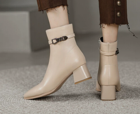CALORA_ Dames Plus-Size Hoge Laarzen met Chunky Hak en Zijkant Rits
