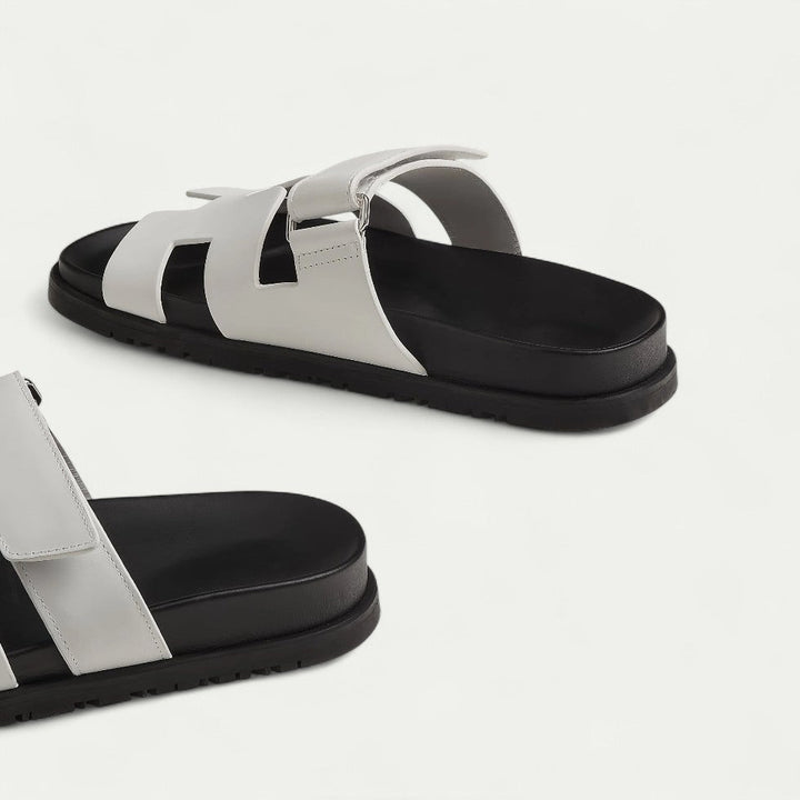 CALORA_ Dames Slide Sandalen met Moderne Sleek Uitsnijdingen en Comfort
