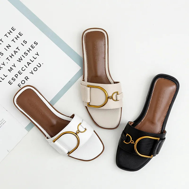 CALORA_ Dames Slip-On Sandalen met Vierkante Neus en Metallic Accenten