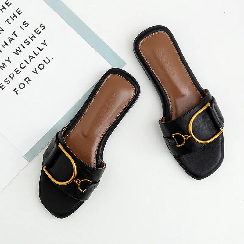 CALORA_ Dames Slip-On Sandalen met Vierkante Neus en Metallic Accenten
