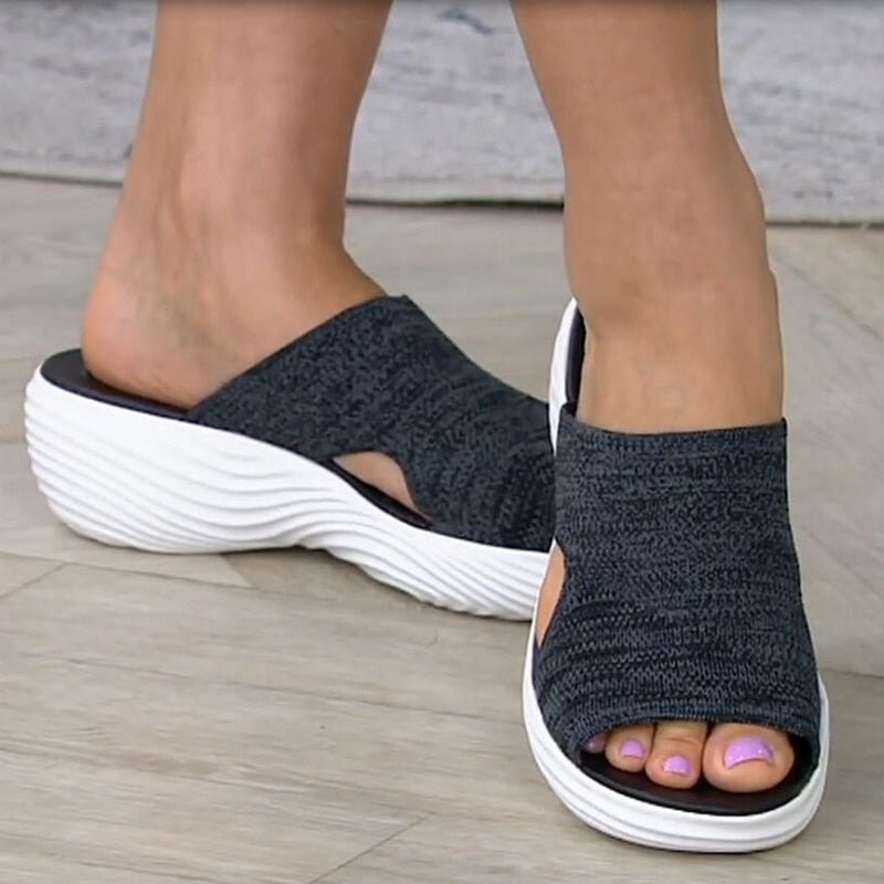 CALORA_ Dames Slip-On Sandalen met Zachte Brei Bovenkant en Open Neus