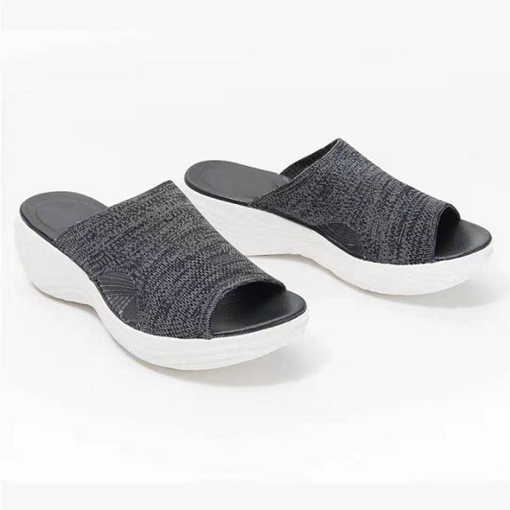 CALORA_ Dames Slip-On Sandalen met Zachte Brei Bovenkant en Open Neus