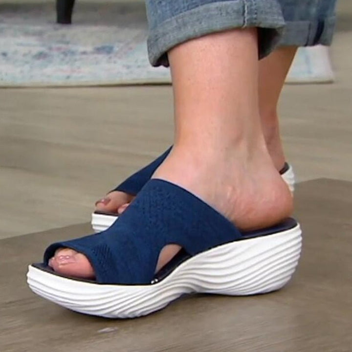 CALORA_ Dames Slip-On Sandalen met Zachte Brei Bovenkant en Open Neus