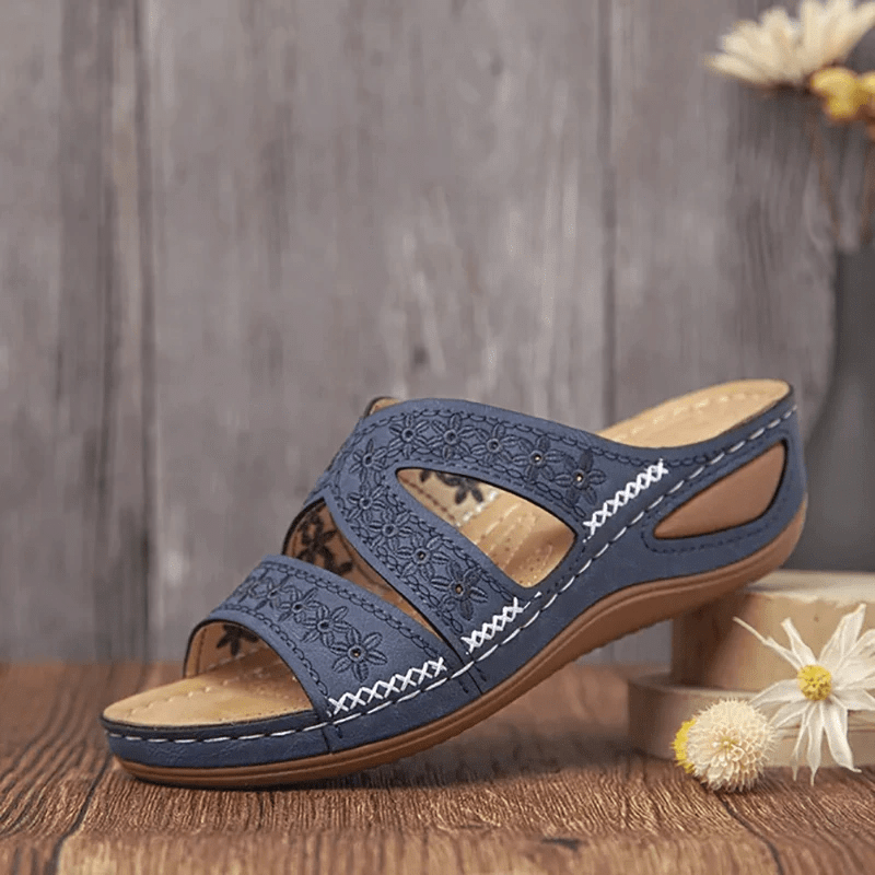 CALORA_ Dikke Platform Slipper Sandalen voor Grootte en Comfort