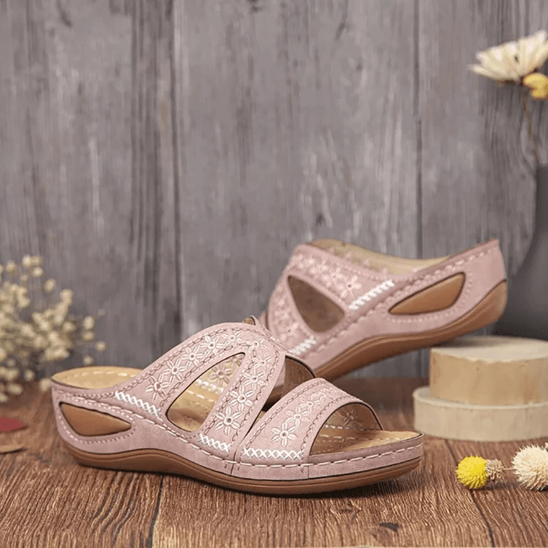 CALORA_ Dikke Platform Slipper Sandalen voor Grootte en Comfort