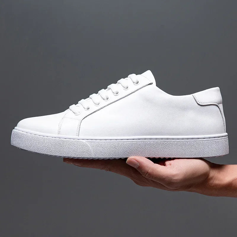 CALORA_ Leren Sneakers met Gepolijste Afwerking en Comfortabele Zool