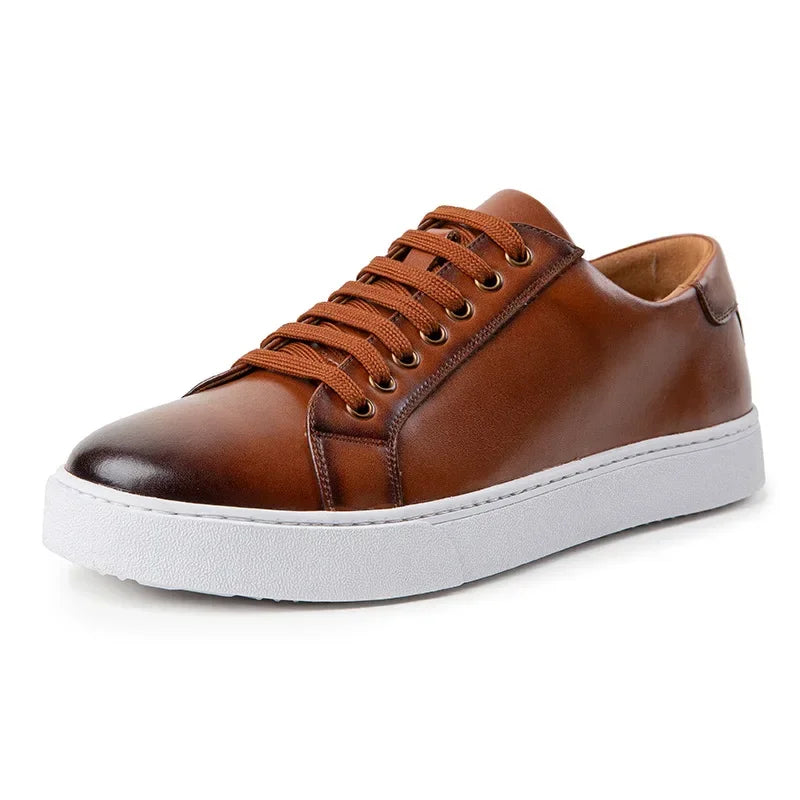 CALORA_ Leren Sneakers met Gepolijste Afwerking en Comfortabele Zool