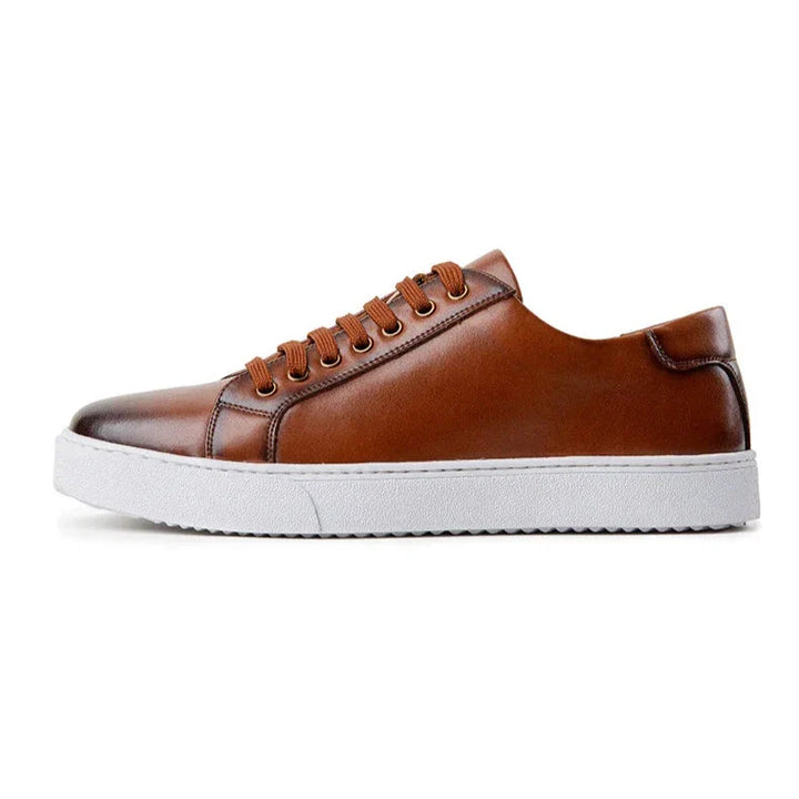CALORA_ Leren Sneakers met Gepolijste Afwerking en Comfortabele Zool
