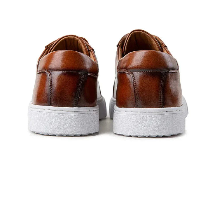 CALORA_ Leren Sneakers met Gepolijste Afwerking en Comfortabele Zool