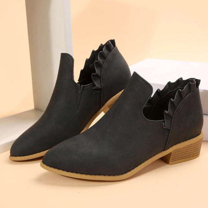 CALORA_ Elegante Dames Enkellaarsjes met Puntige Neus en Chunky Hak in Suède