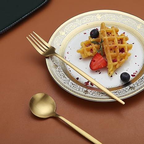 CALORA_ Elegante Gouden Minimalistische Bestekset