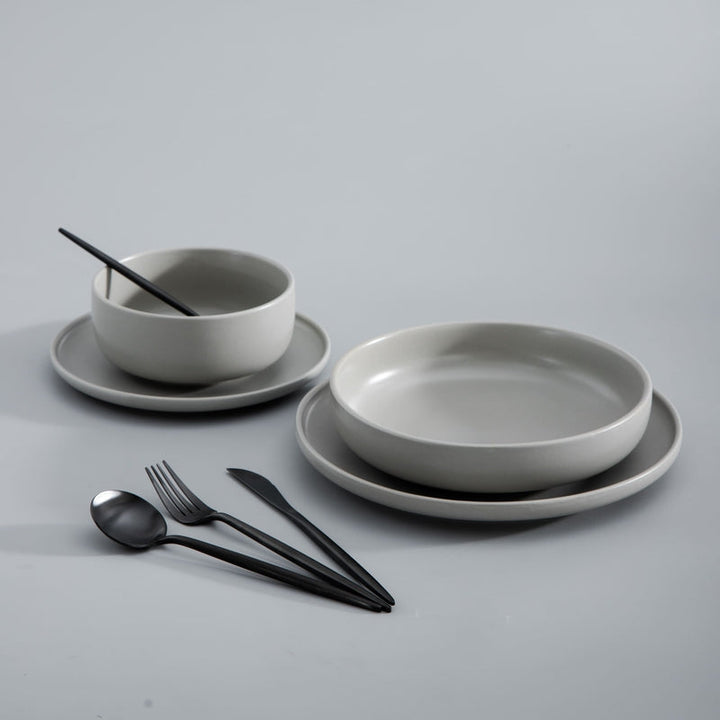CALORA_ Elegante Gouden Minimalistische Bestekset