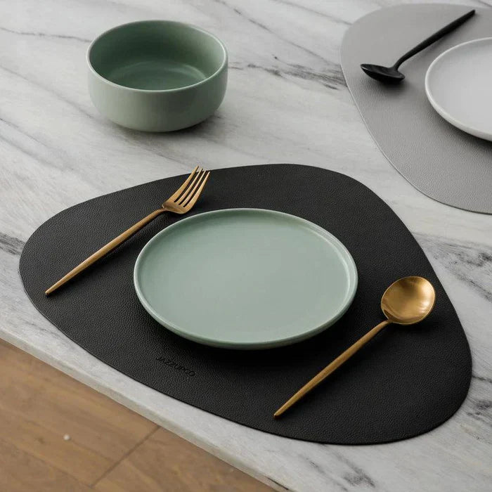 CALORA_ Elegante Gouden Minimalistische Bestekset