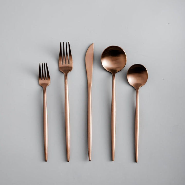 CALORA_ Elegante Gouden Minimalistische Bestekset