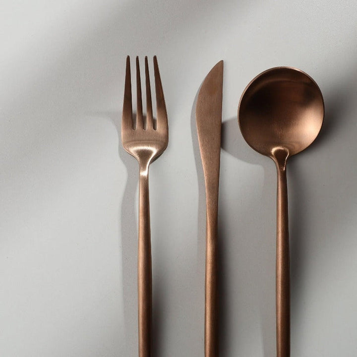 CALORA_ Elegante Gouden Minimalistische Bestekset