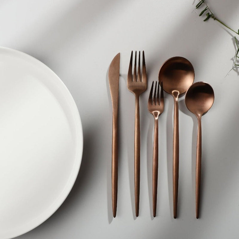 CALORA_ Elegante Gouden Minimalistische Bestekset