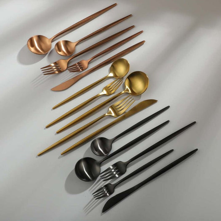 CALORA_ Elegante Gouden Minimalistische Bestekset