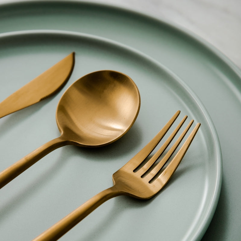 CALORA_ Elegante Gouden Minimalistische Bestekset