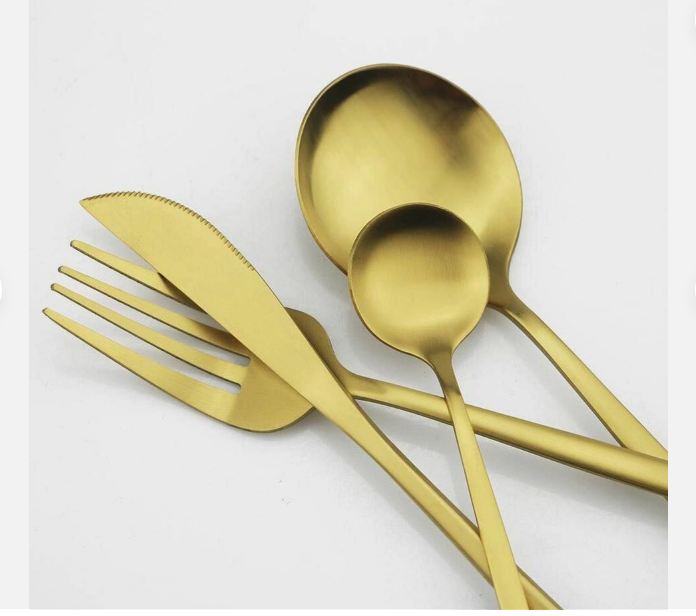 CALORA_ Elegante Gouden Minimalistische Bestekset
