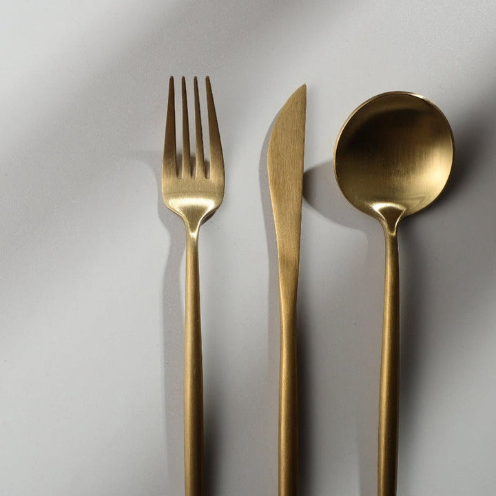 CALORA_ Elegante Gouden Minimalistische Bestekset