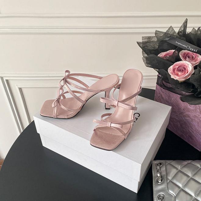 CALORA_ Elegante Strappy Sandalen met Strik en Hoge Hakken