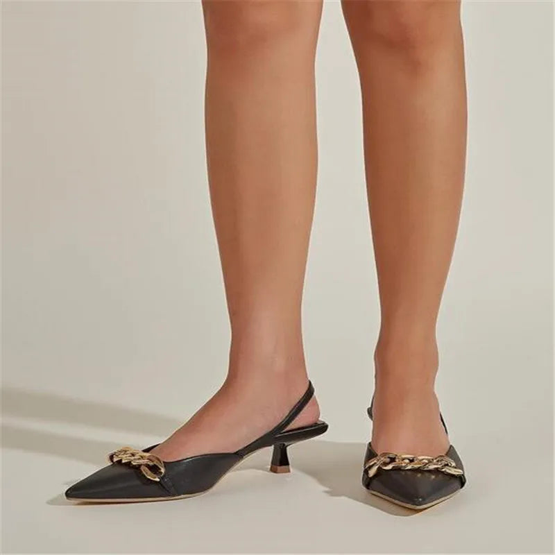 CALORA_ Ellie | Elegante Dames Hakken met Luxe Ketting Detail