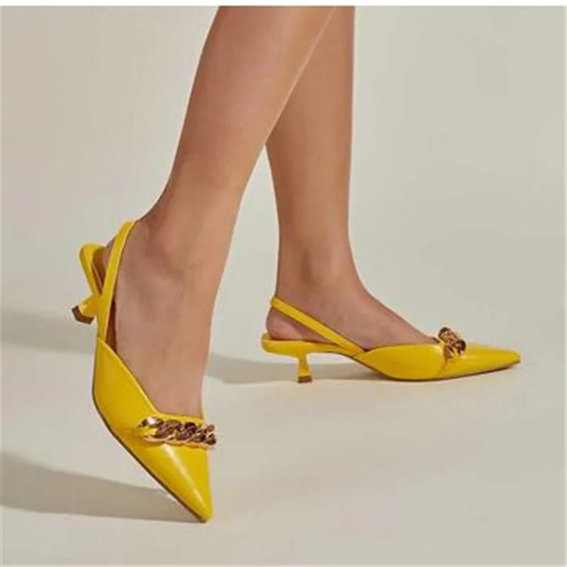 CALORA_ Ellie | Elegante Dames Hakken met Luxe Ketting Detail