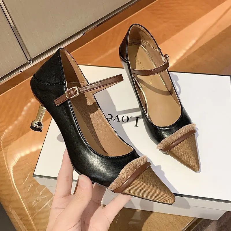 CALORA_ Fabulous Femme | Klassieke Sexy Puntige Hakken