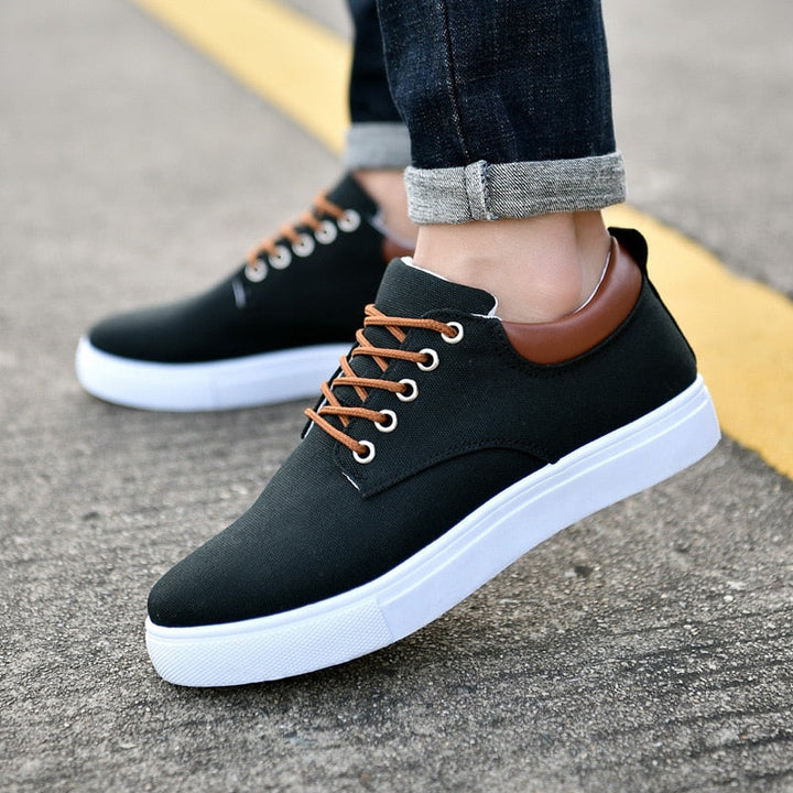 CALORA_ Farnham | Stoere herensneakers met witte zool