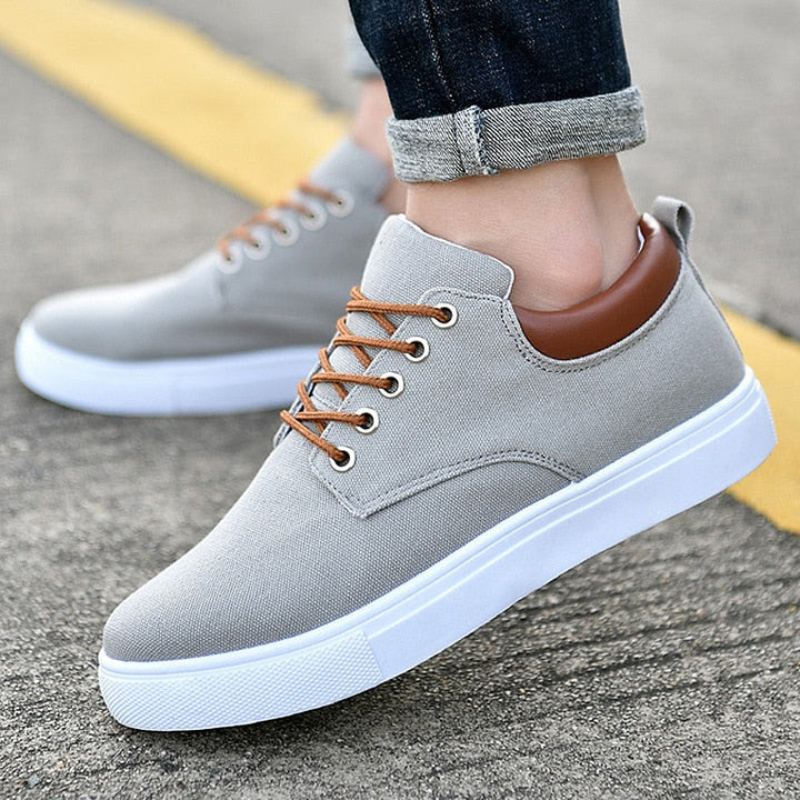 CALORA_ Farnham | Stoere herensneakers met witte zool