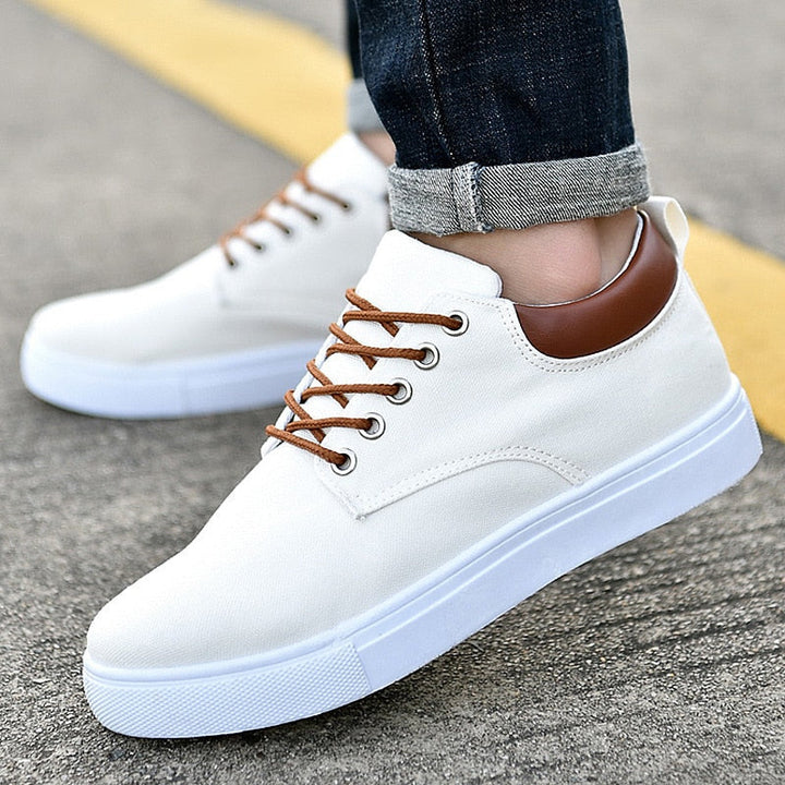 CALORA_ Farnham | Stoere herensneakers met witte zool