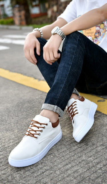 CALORA_ Farnham | Stoere herensneakers met witte zool