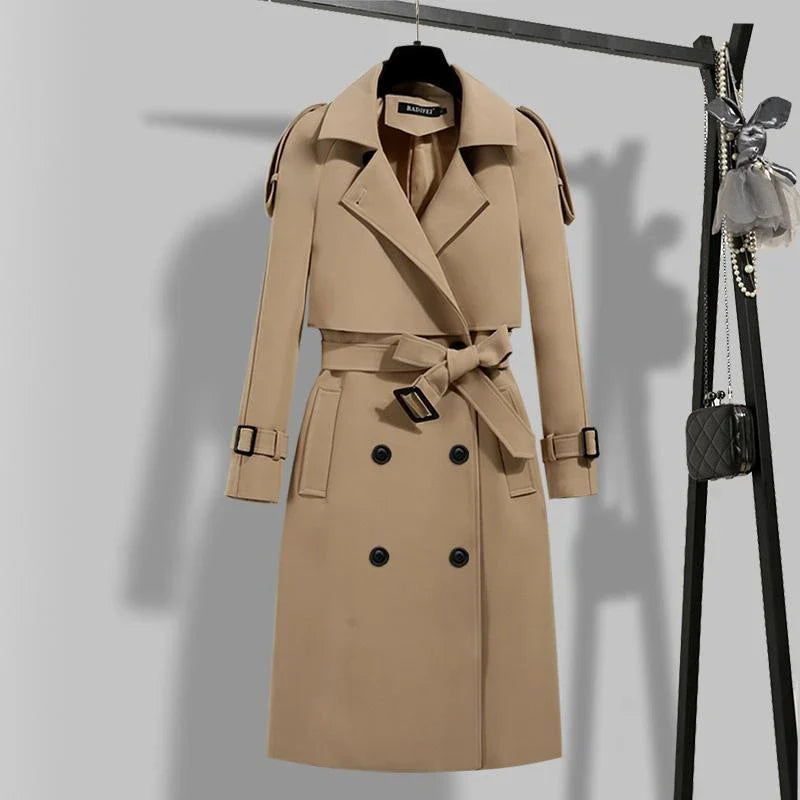 CALORA_ Fay | Dames trenchcoat met dubbele rij knopen en riem